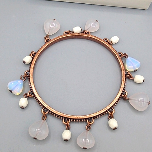 Avon Opalesque Brass look Beaded Bangle Bracelet 8" - Picture 8 of 8